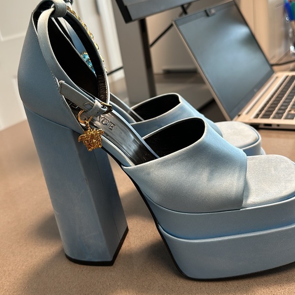 Versace heels - Picture 3 of 7